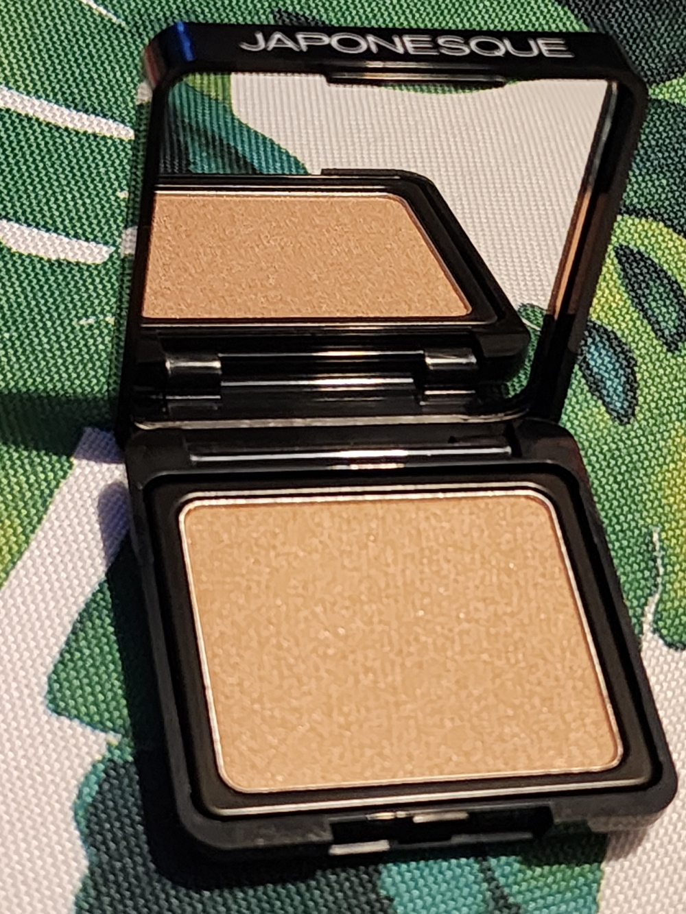 Japonesque Kumadori Collection Highlighter in shade 02 Bronze Pearl